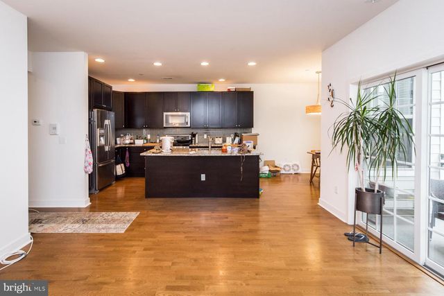 207 BRINLEY CT, Philadelphia, PA 19146