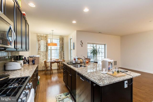 207 BRINLEY CT, Philadelphia, PA 19146