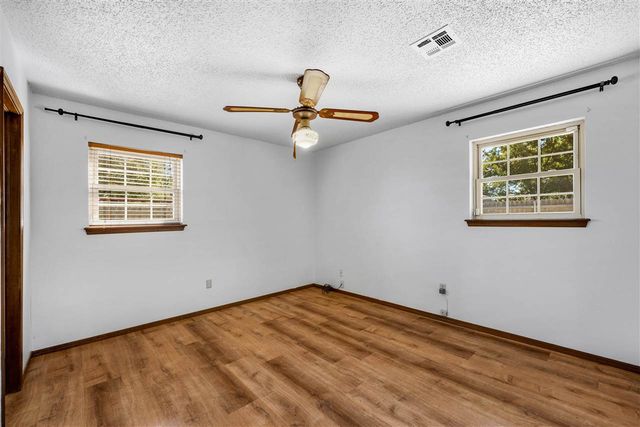 1809 NW Crosby Park Cir, Lawton, OK 73505