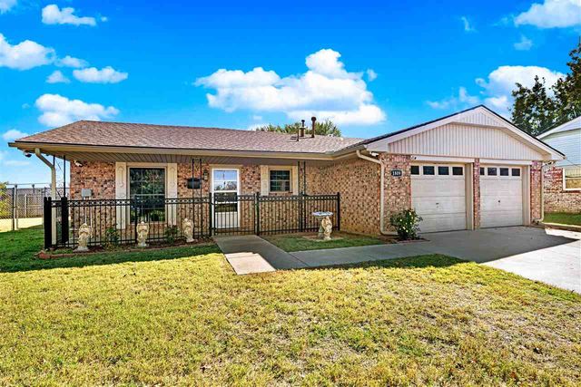 1809 NW Crosby Park Cir, Lawton, OK 73505