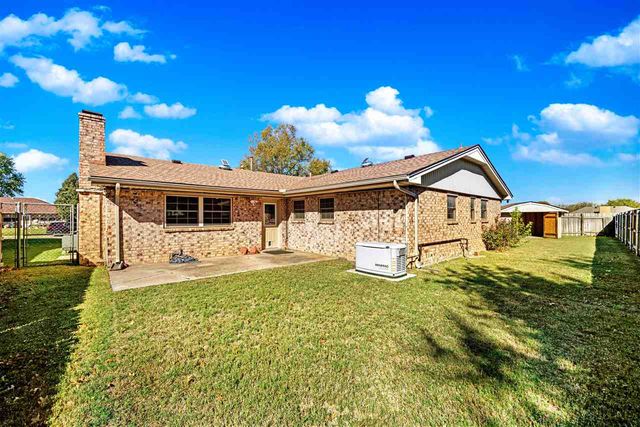 1809 NW Crosby Park Cir, Lawton, OK 73505