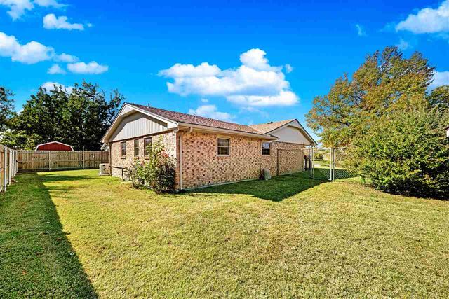 1809 NW Crosby Park Cir, Lawton, OK 73505