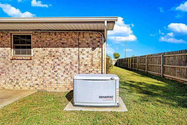 1809 NW Crosby Park Cir, Lawton, OK 73505