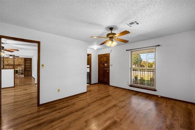 1809 NW Crosby Park Cir, Lawton, OK 73505