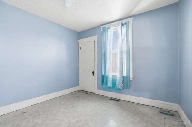 14 Seventy Third Street W, Cincinnati, OH 45216