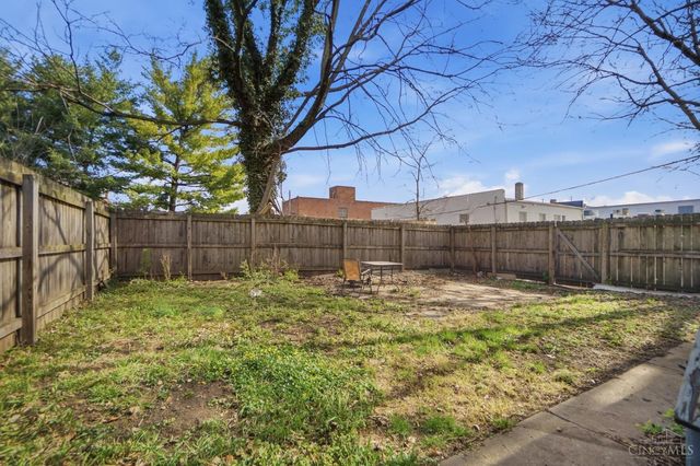 14 Seventy Third Street W, Cincinnati, OH 45216