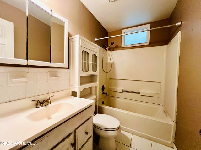 8 Corey Drive, Oakhurst, NJ 07755