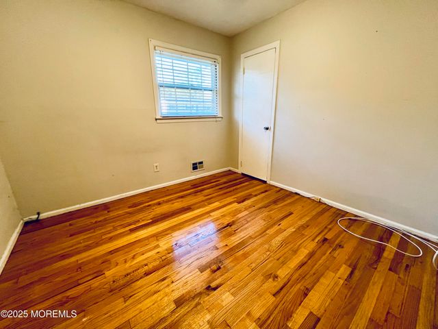 8 Corey Drive, Oakhurst, NJ 07755