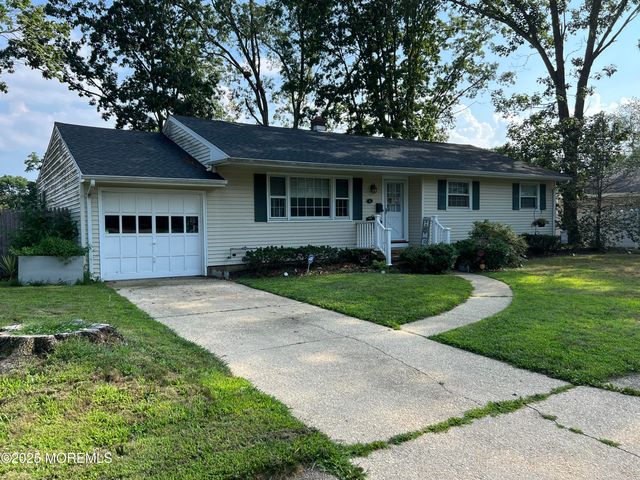 8 Corey Drive, Oakhurst, NJ 07755
