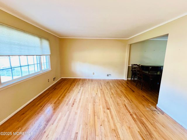 8 Corey Drive, Oakhurst, NJ 07755