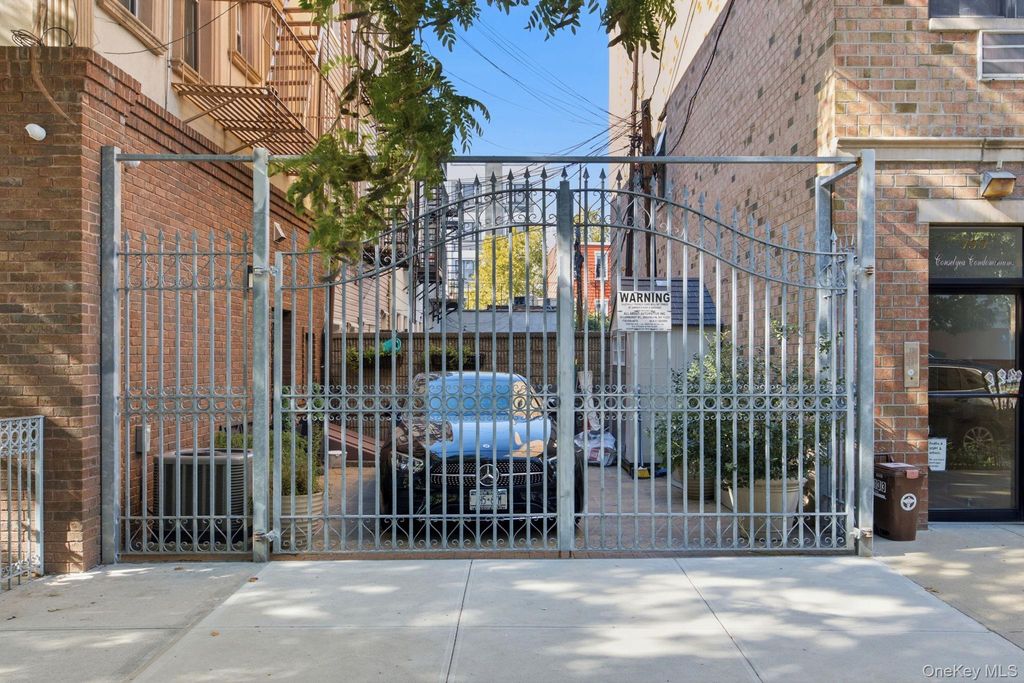 332 Manhattan Avenue, Brooklyn, NY 11211 — photo 2