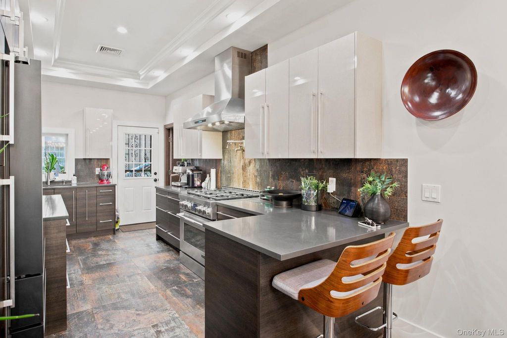 332 Manhattan Avenue, Brooklyn, NY 11211 — photo 4