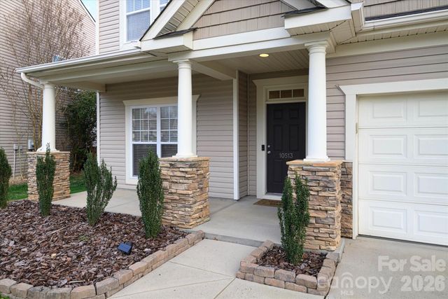10513 Dominion Village Drive, Charlotte, NC 28269
