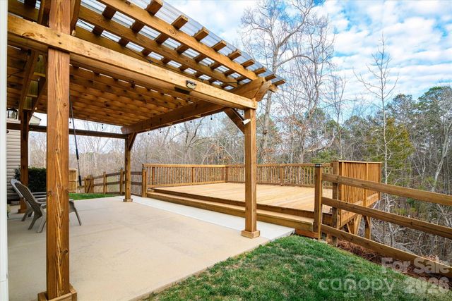 10513 Dominion Village Drive, Charlotte, NC 28269