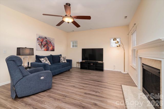 10513 Dominion Village Drive, Charlotte, NC 28269