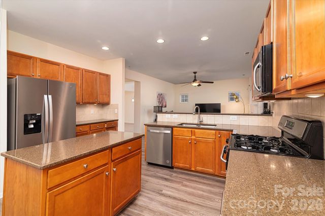 10513 Dominion Village Drive, Charlotte, NC 28269