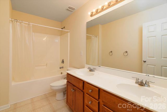 10513 Dominion Village Drive, Charlotte, NC 28269