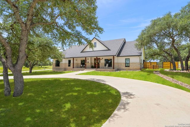3260 Palomino Springs, Bandera, TX 78003