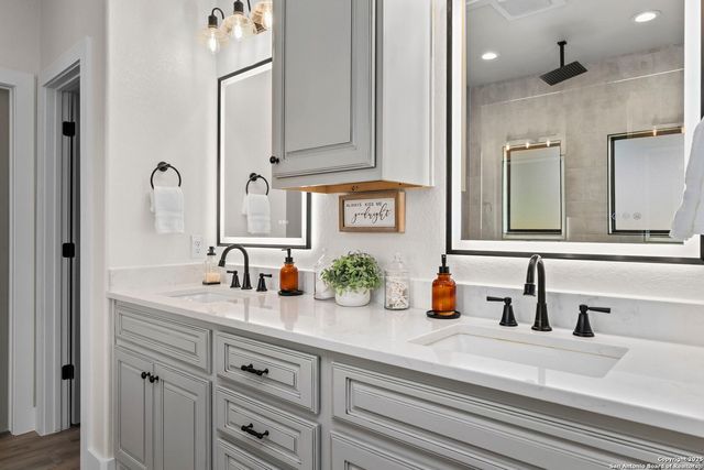 3260 Palomino Springs, Bandera, TX 78003