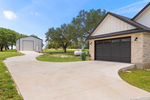 3260 Palomino Springs, Bandera, TX 78003