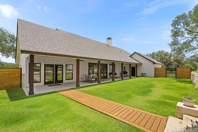 3260 Palomino Springs, Bandera, TX 78003