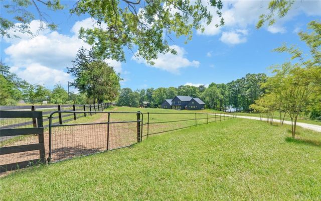 280 Hidden Point, Hartwell, GA 30643