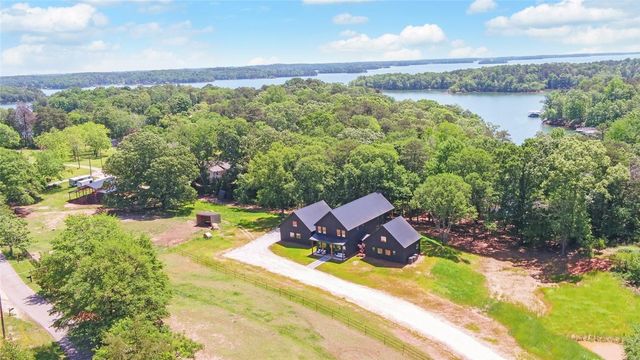 280 Hidden Point, Hartwell, GA 30643