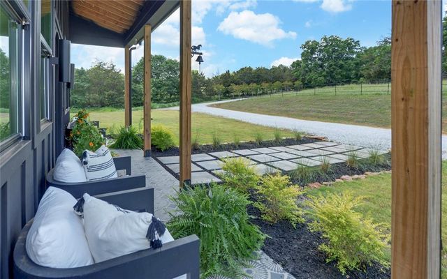 280 Hidden Point, Hartwell, GA 30643