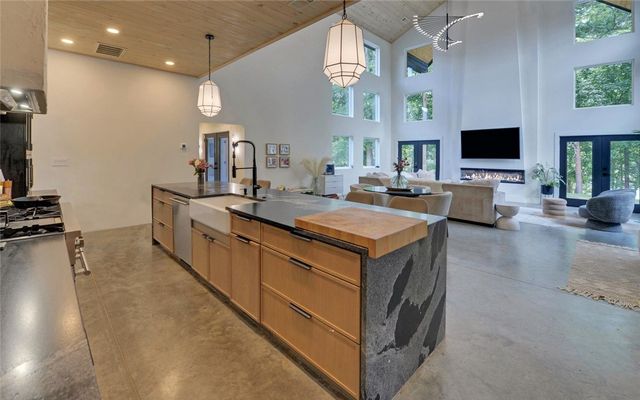 280 Hidden Point, Hartwell, GA 30643
