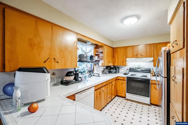 4752 Swegle Rd NE, Salem, OR 97301