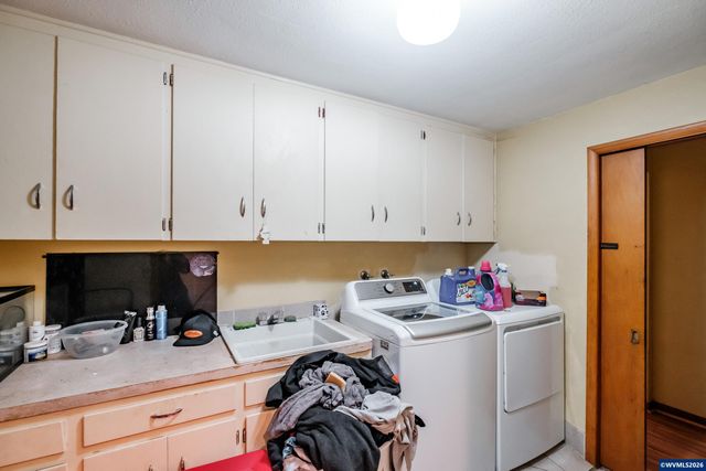 4752 Swegle Rd NE, Salem, OR 97301