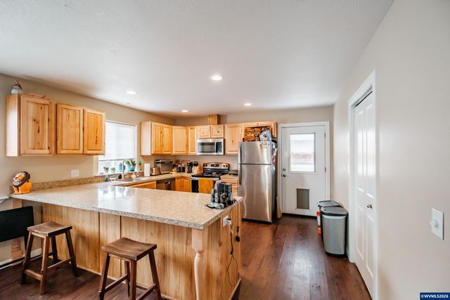 4752 Swegle Rd NE, Salem, OR 97301