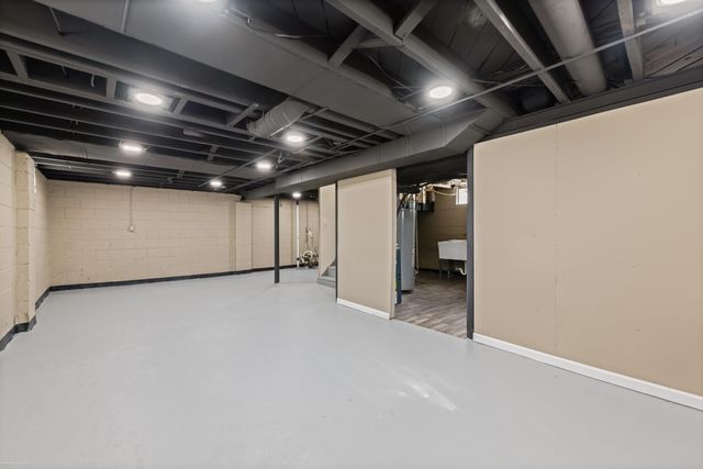 1474 E Milton Avenue, Hazel Park, MI 48030