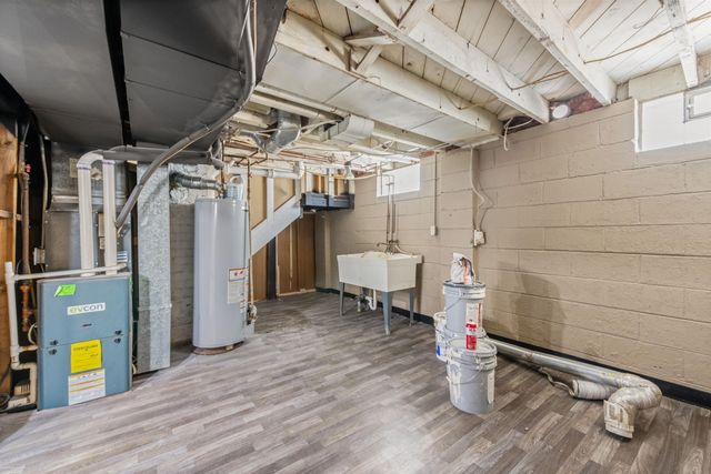 1474 E Milton Avenue, Hazel Park, MI 48030