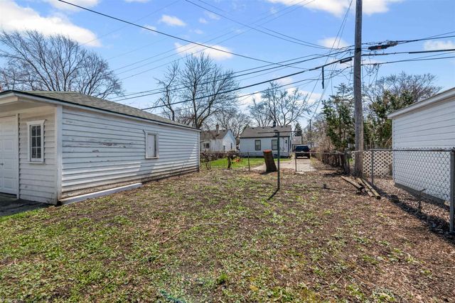 1474 E Milton Avenue, Hazel Park, MI 48030