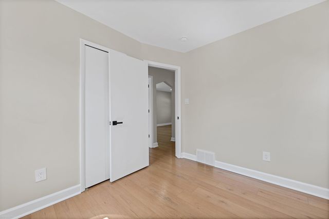 1474 E Milton Avenue, Hazel Park, MI 48030