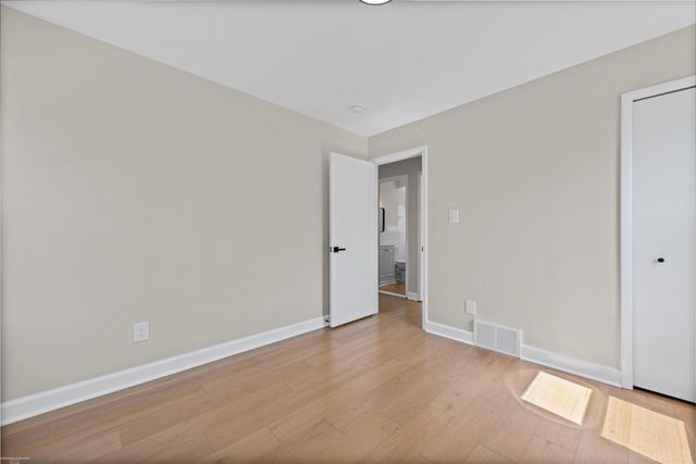 1474 E Milton Avenue, Hazel Park, MI 48030