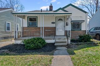1474 E Milton Avenue, Hazel Park, MI 48030
