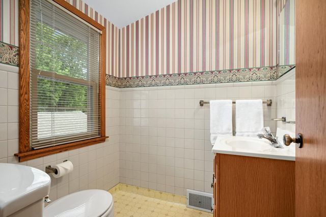 333 Emerson Avenue W, West Saint Paul, MN 55118
