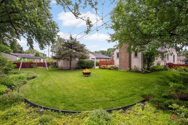 333 Emerson Avenue W, West Saint Paul, MN 55118