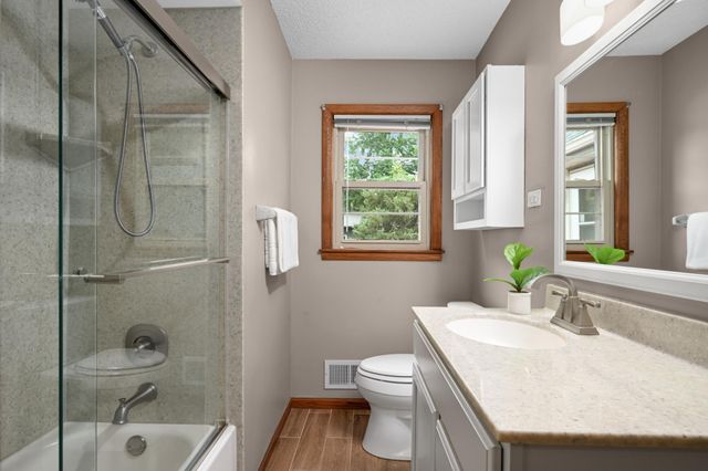 333 Emerson Avenue W, West Saint Paul, MN 55118