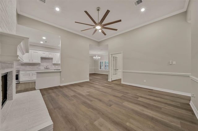 1125 W Stroker Road 1125, Crosby, TX 77532