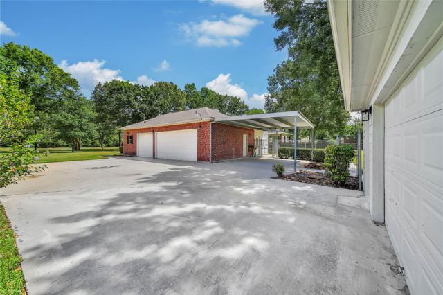 1125 W Stroker Road 1125, Crosby, TX 77532