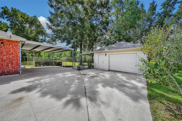 1125 W Stroker Road 1125, Crosby, TX 77532