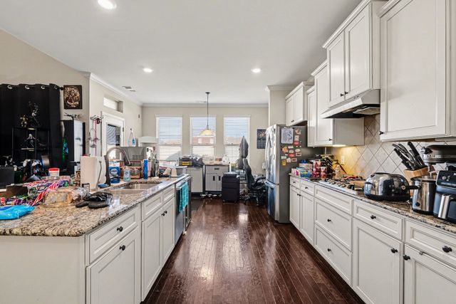 1043 Brixworth Dr, Thompsons Station, TN 37179