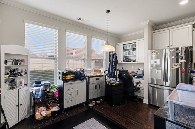 1043 Brixworth Dr, Thompsons Station, TN 37179