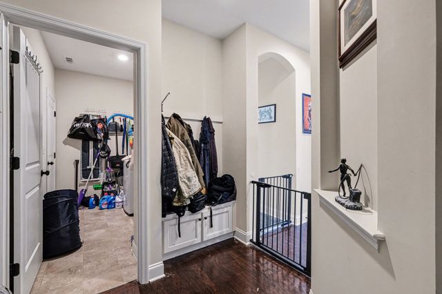 1043 Brixworth Dr, Thompsons Station, TN 37179