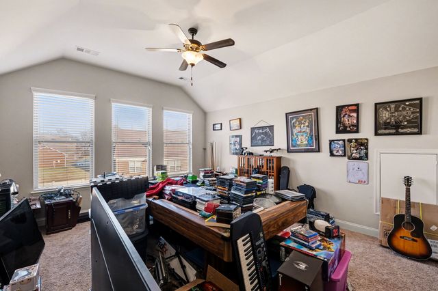 1043 Brixworth Dr, Thompsons Station, TN 37179