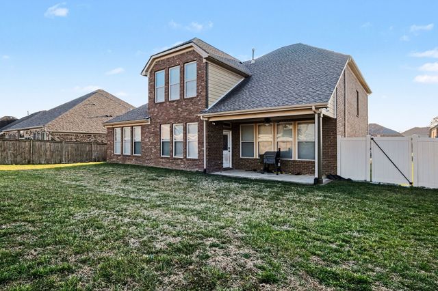 1043 Brixworth Dr, Thompsons Station, TN 37179