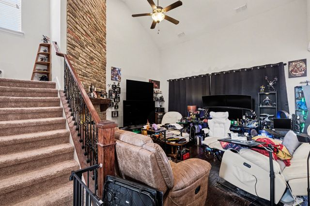 1043 Brixworth Dr, Thompsons Station, TN 37179